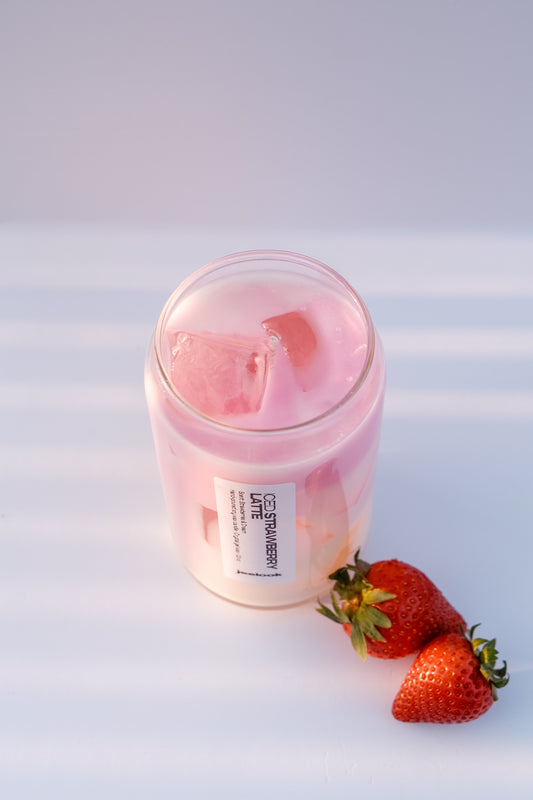 ICED STRAWBERRY LATTE CANDLE