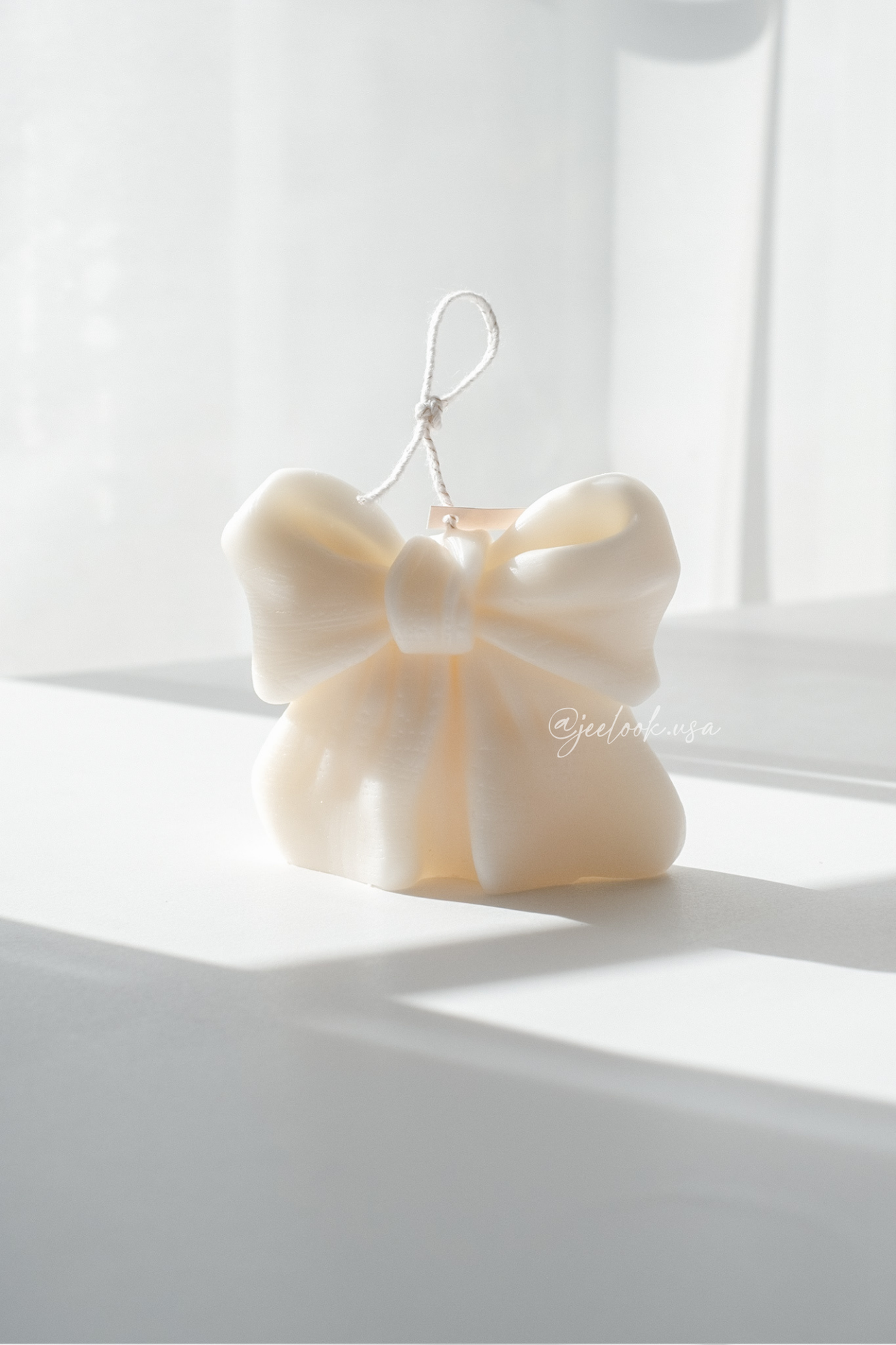 BOW CANDLE