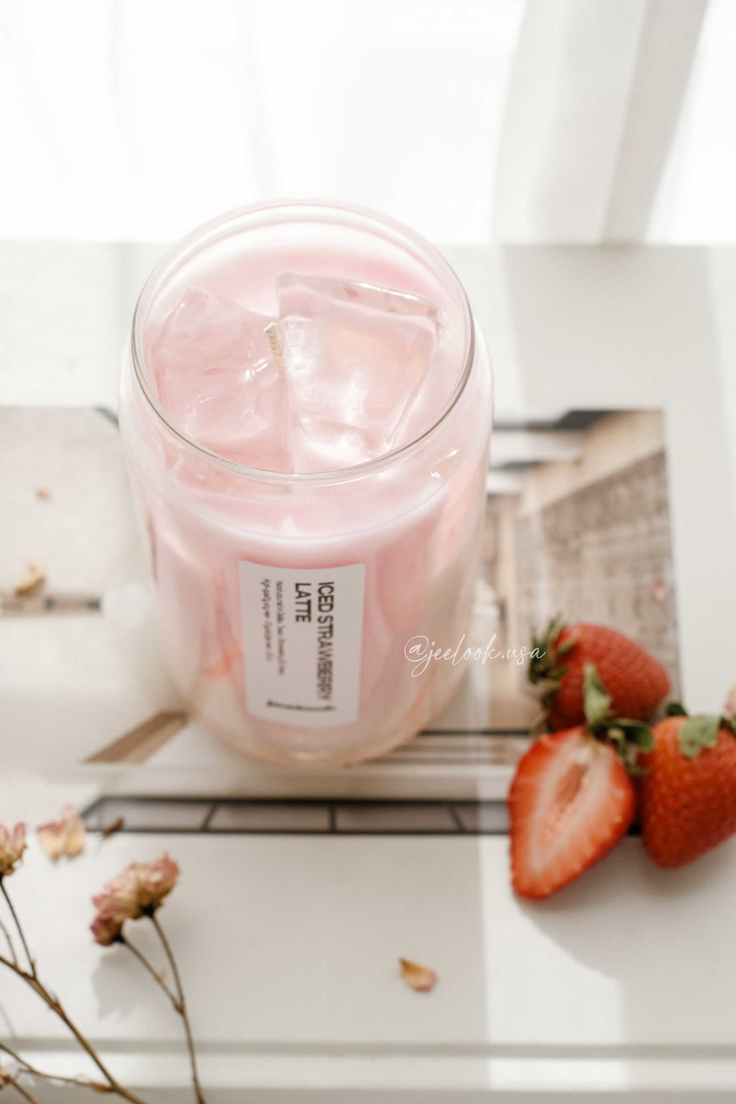 ICED STRAWBERRY LATTE CANDLE