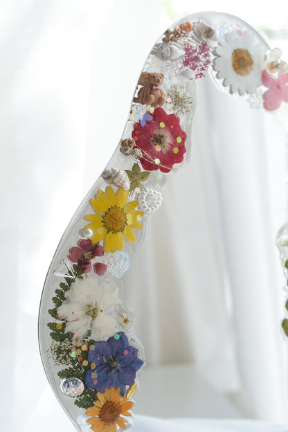 Resin Vanity Mirror Workshop – Snacks & Tea/Coffee Included