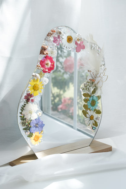 Resin Vanity Mirror Workshop – Snacks & Tea/Coffee Included